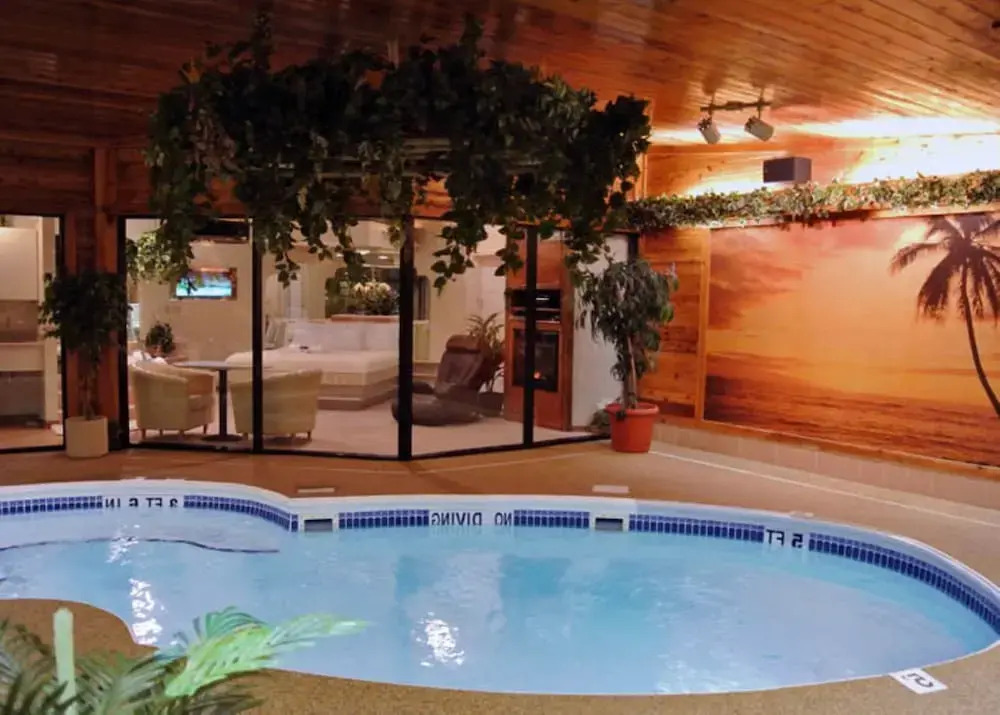 Sybaris Pool Suites Indianapolis