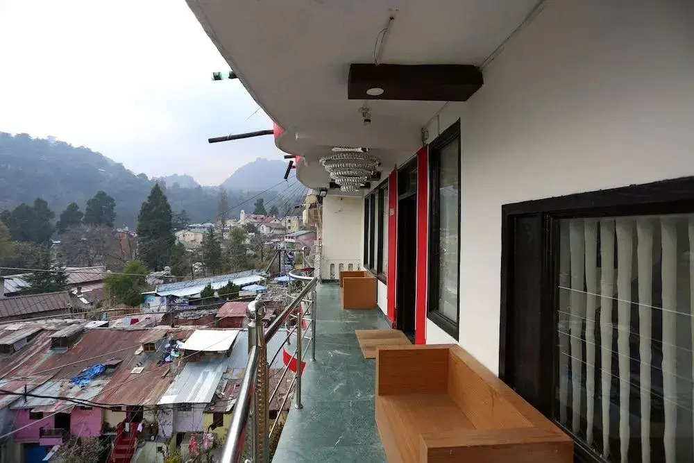 OYO 8077 Hotel Madhuban