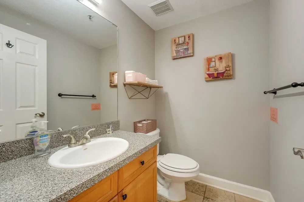 Coastal 'sea Side' Townhome - Walk to Beach!