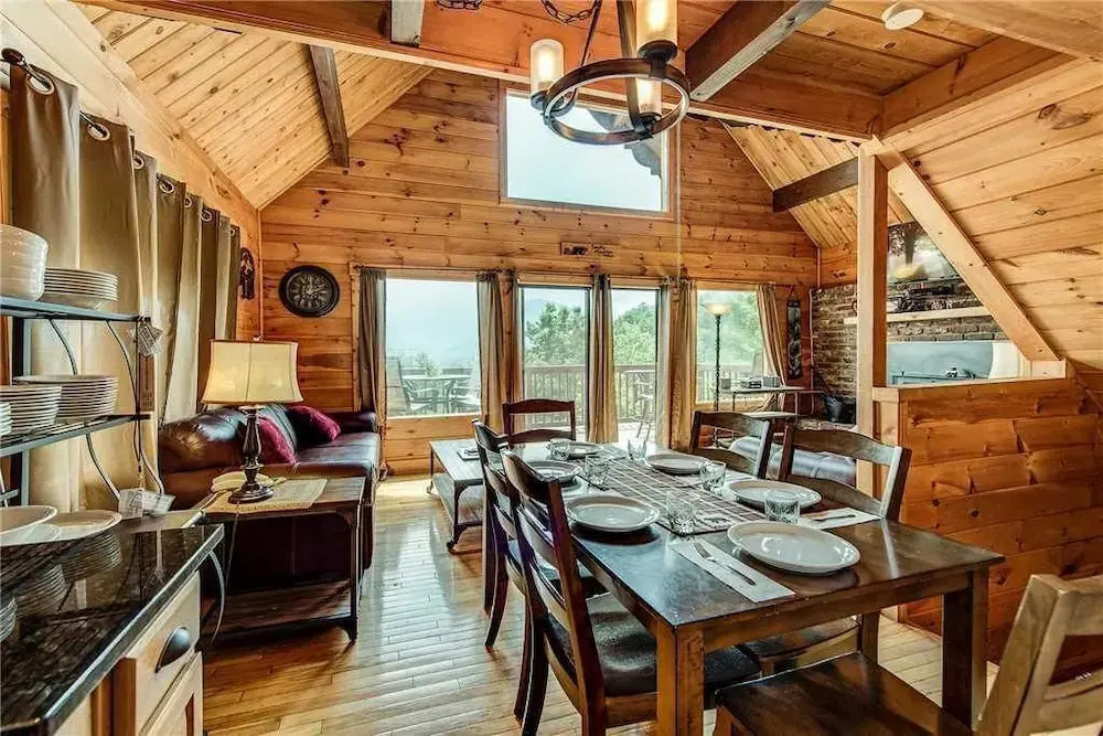 Smoky Mountain View 3 Bedroom Home with Hot Tub