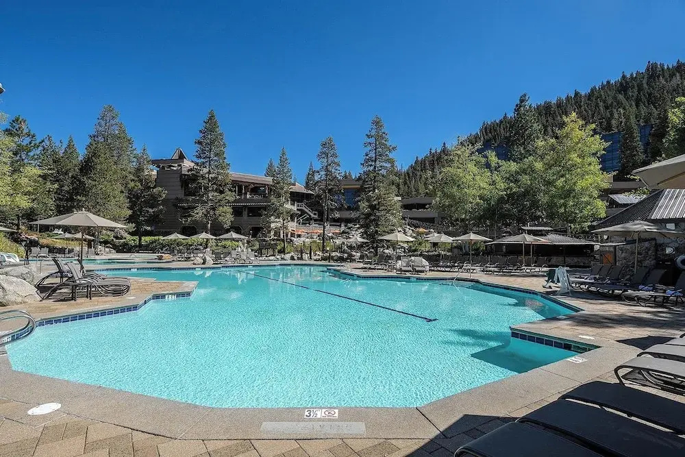Sweeping Views & Access to Slopes: Everline Condo