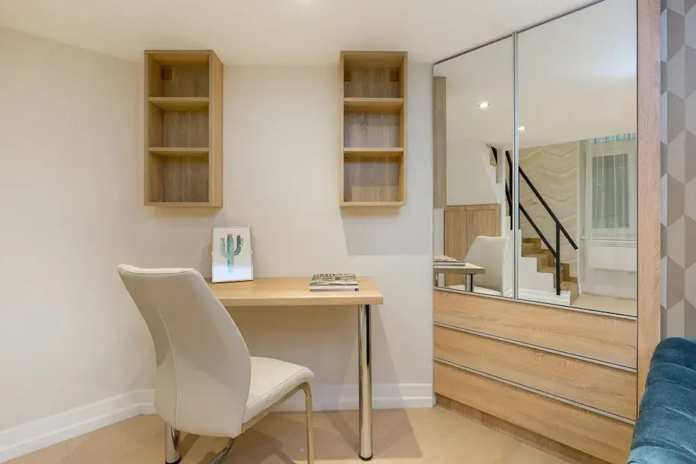 Squares and Dots Apartment