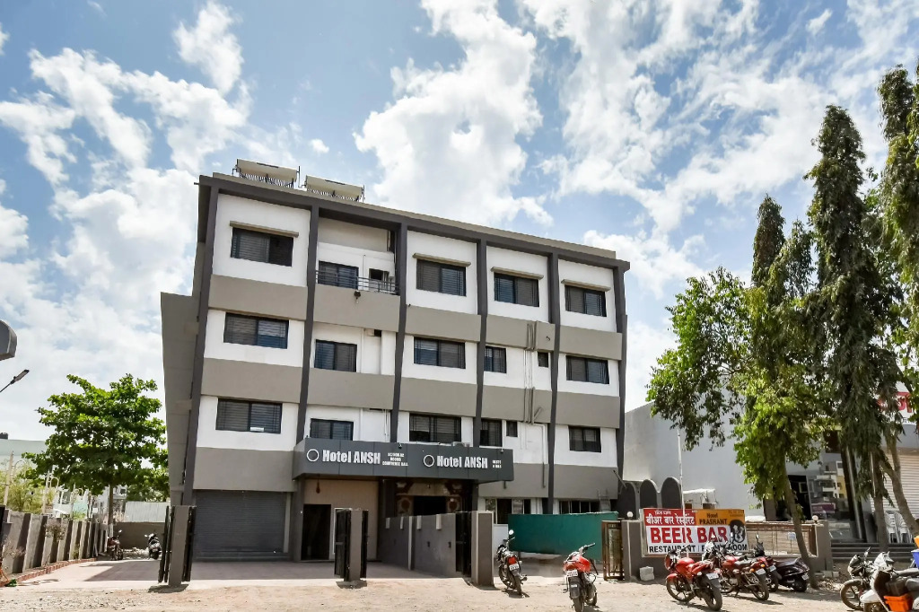 Capital O 71866 Hotel Ansh