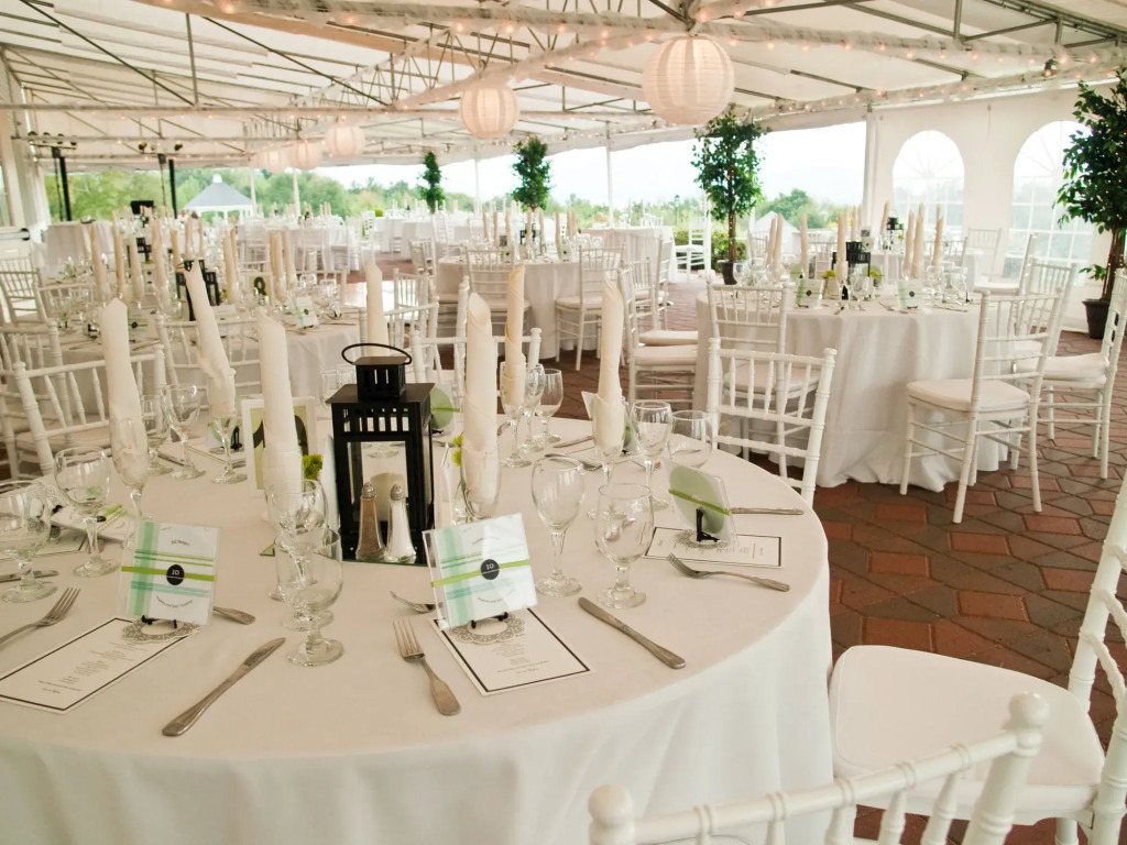 The Lucerne Inn