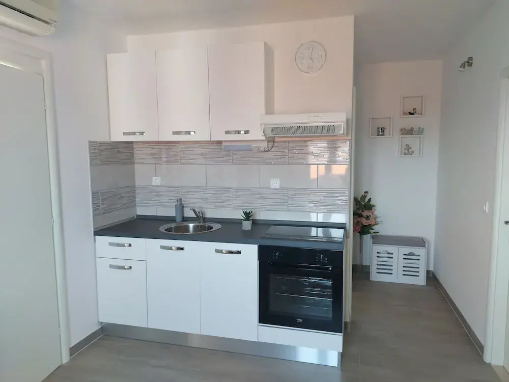 Apartments Karlo
