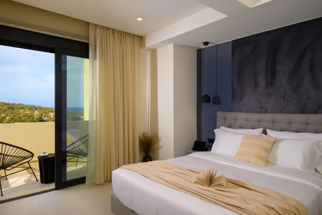 KALOS LUXURY HOMES, BEACHSIDE EXPERIENCE VOULISMA