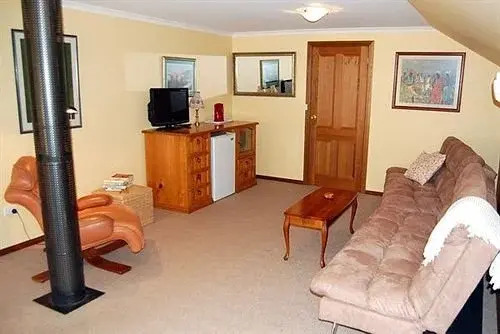 Mole Creek Lodge