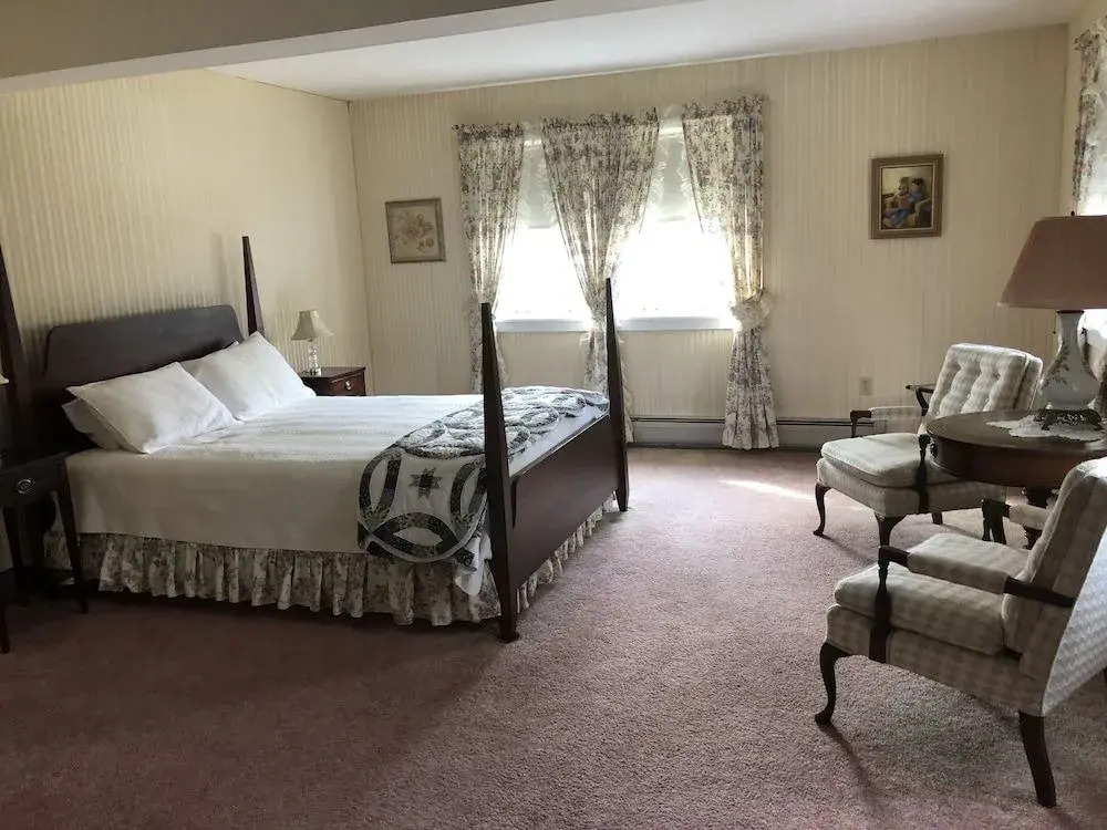 The Fiddlehead Inn