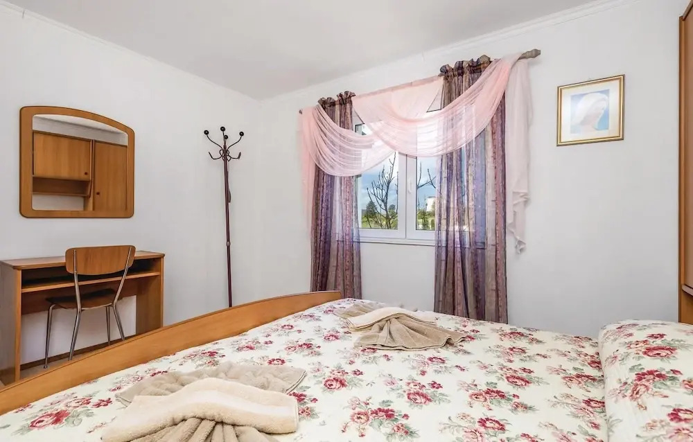 Beautiful Home in Kampor With Wifi and 1 Bedrooms