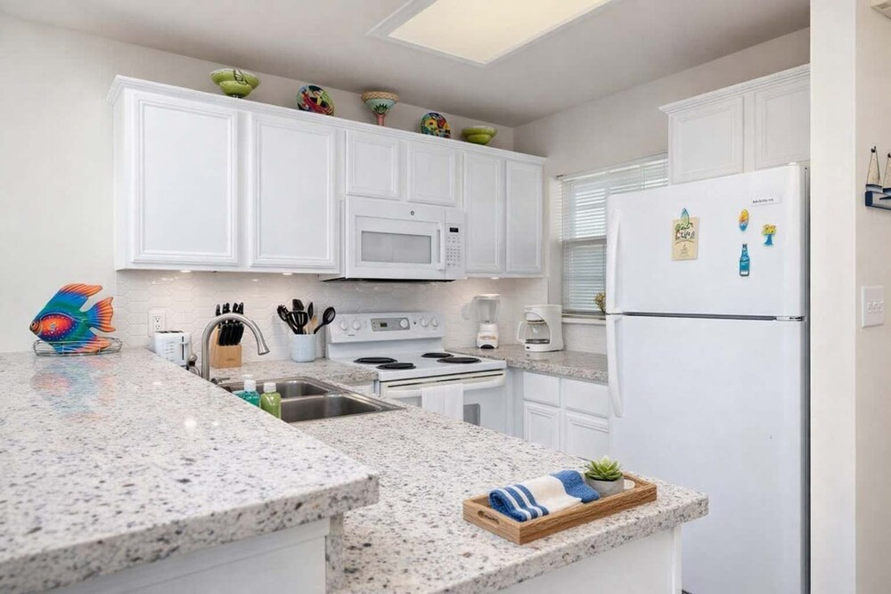 Sea Dancer #10 2 Bedroom Condo by RedAwning