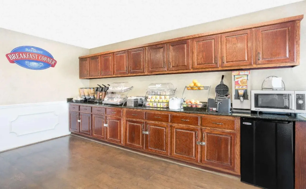 Brentwood Inn & Suites