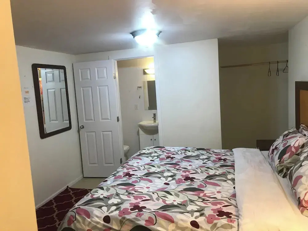 West Broadway guesthouse