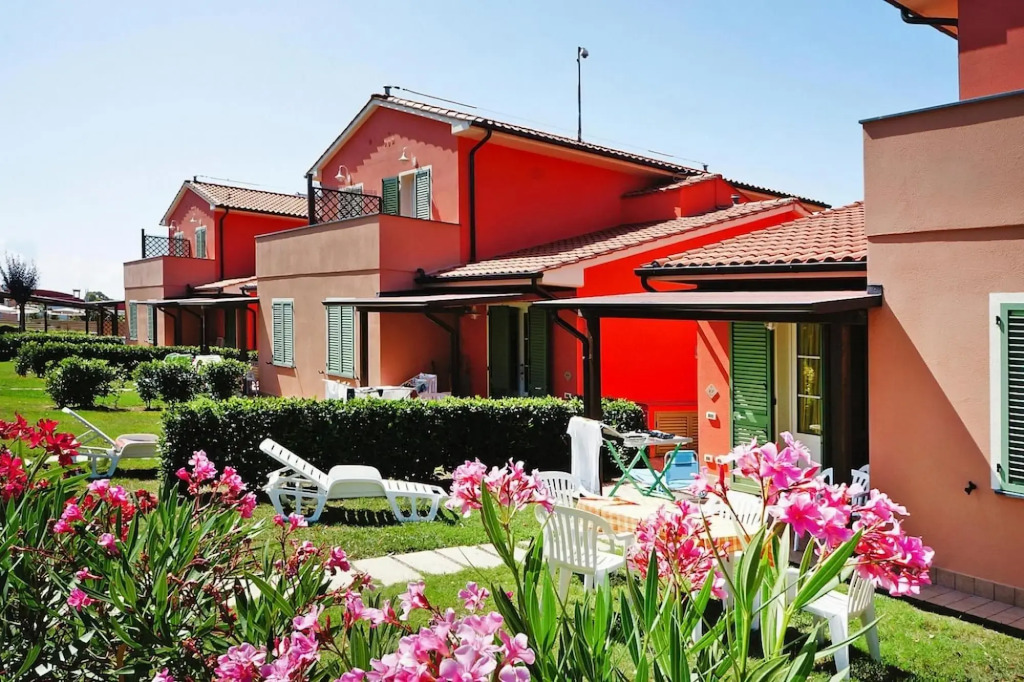 Apartment in Vada near restaurants