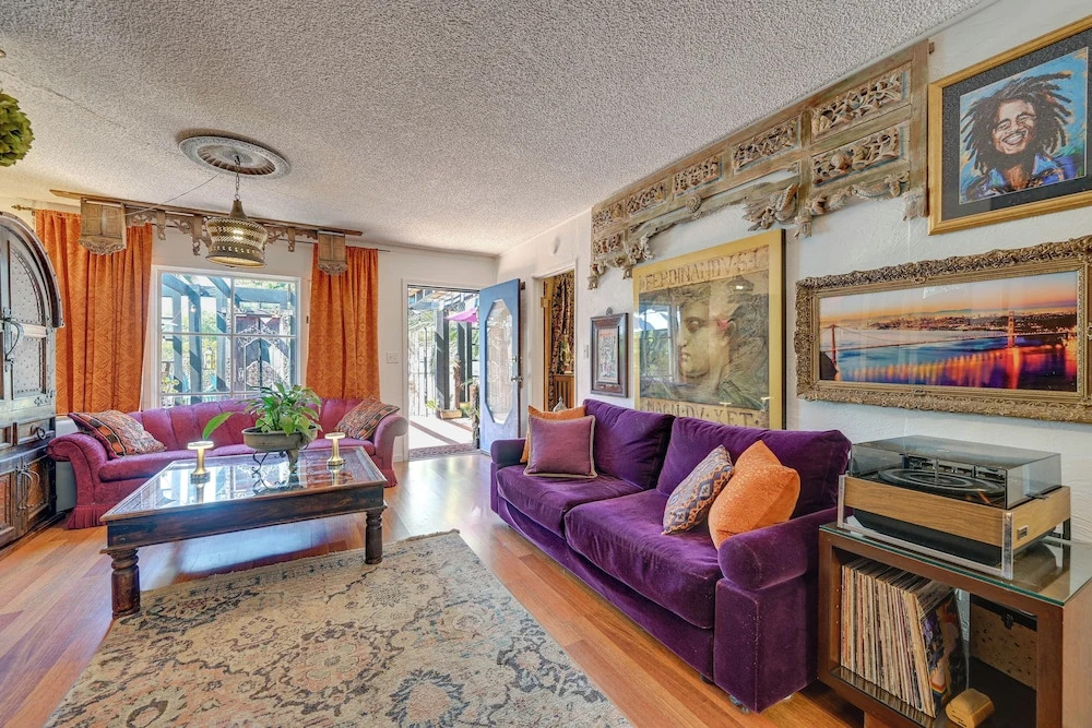 Bohemian Wonderland: Benicia Bungalow w/ Pergola!