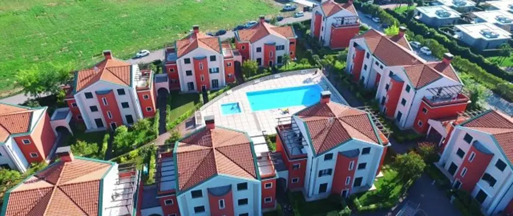 Sunny Apartment On The Sea