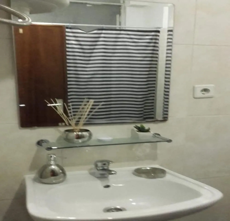 Aslep, Private Rooms in a Hostel