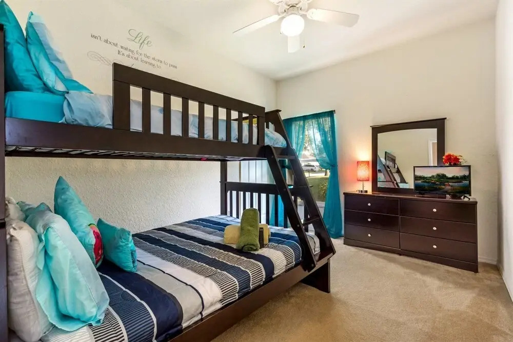 Stunning 4 Bed Pool Villa Located Just Minutes From the Orlando Area Attractions - 405