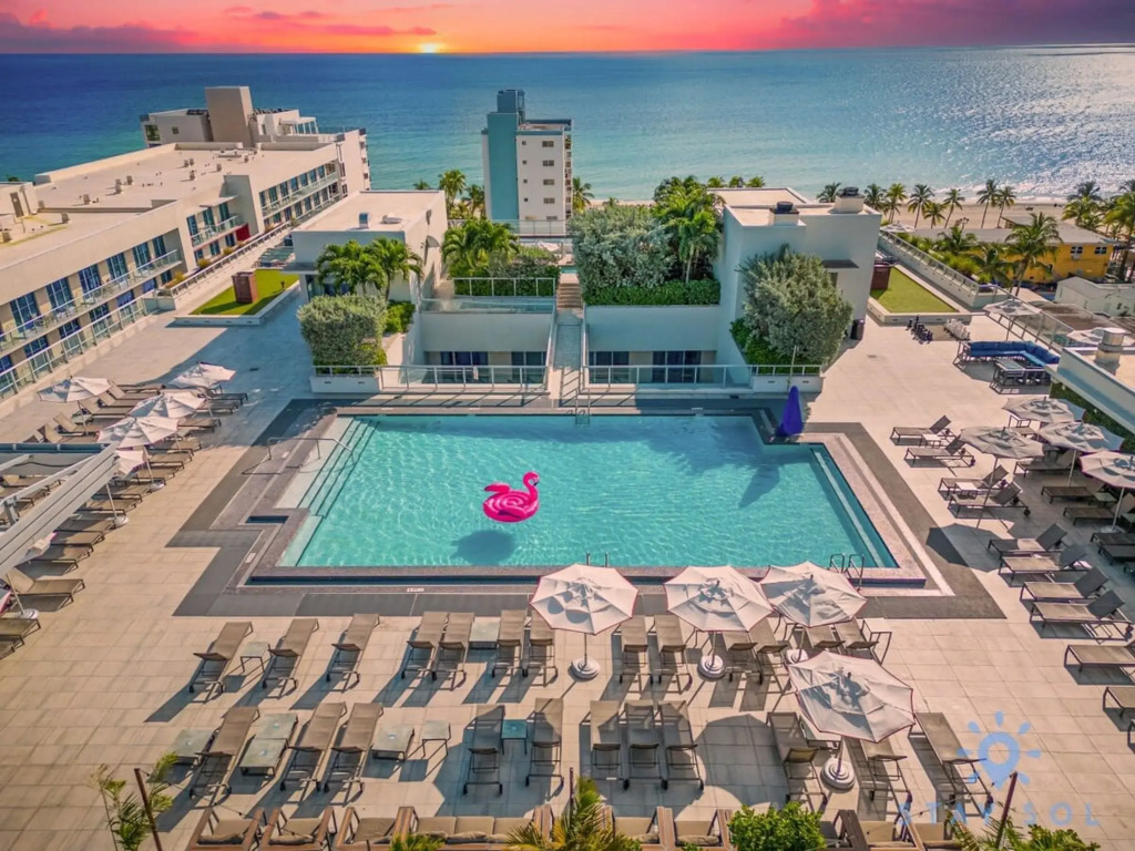 Amazing Pool Balcony Up To 6 Near Beach