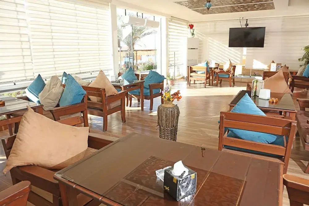 La Riva Hotel
