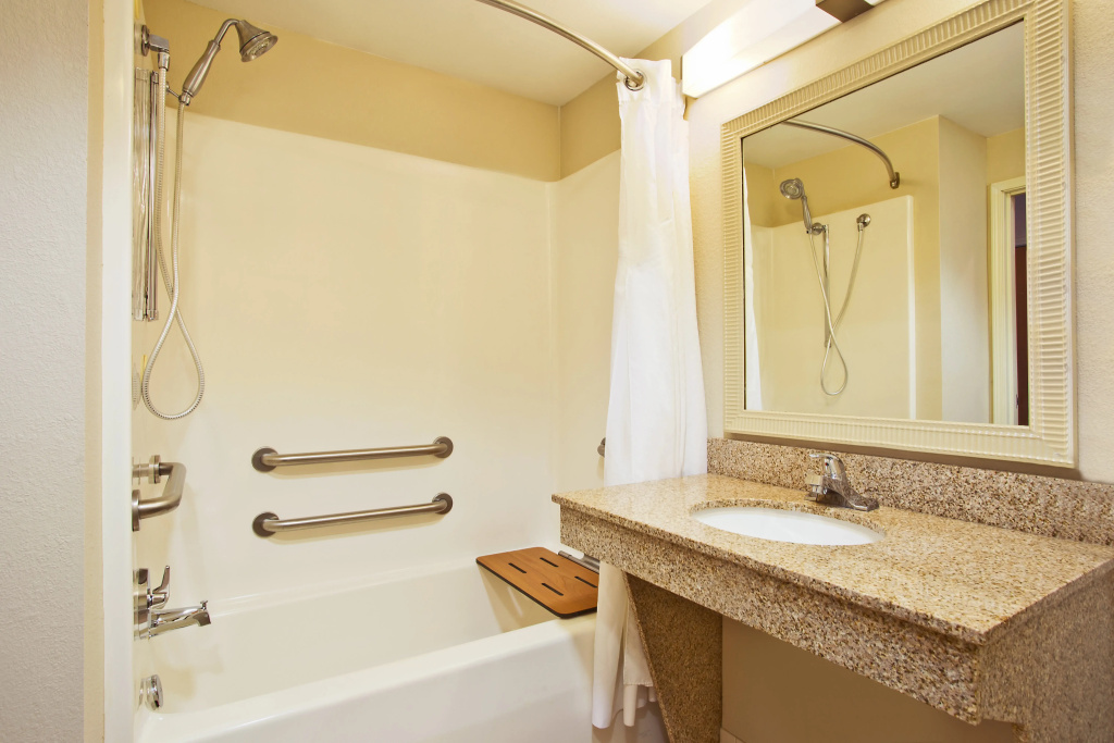 Holiday Inn Express Hotel & Suites Columbus-Groveport by IHG