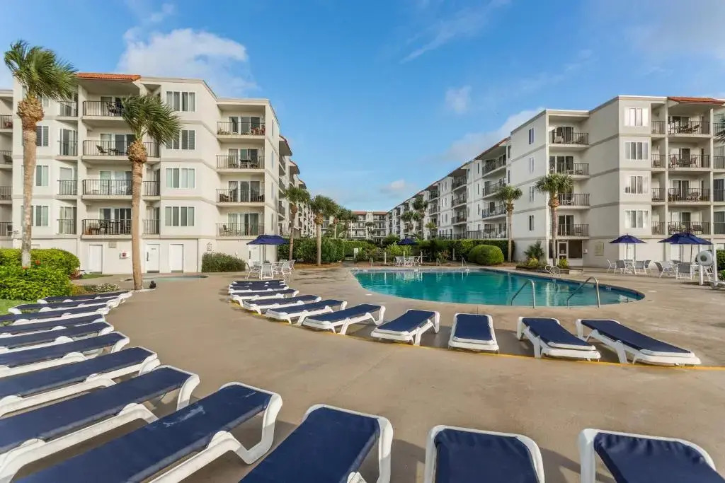 Beach Club 208