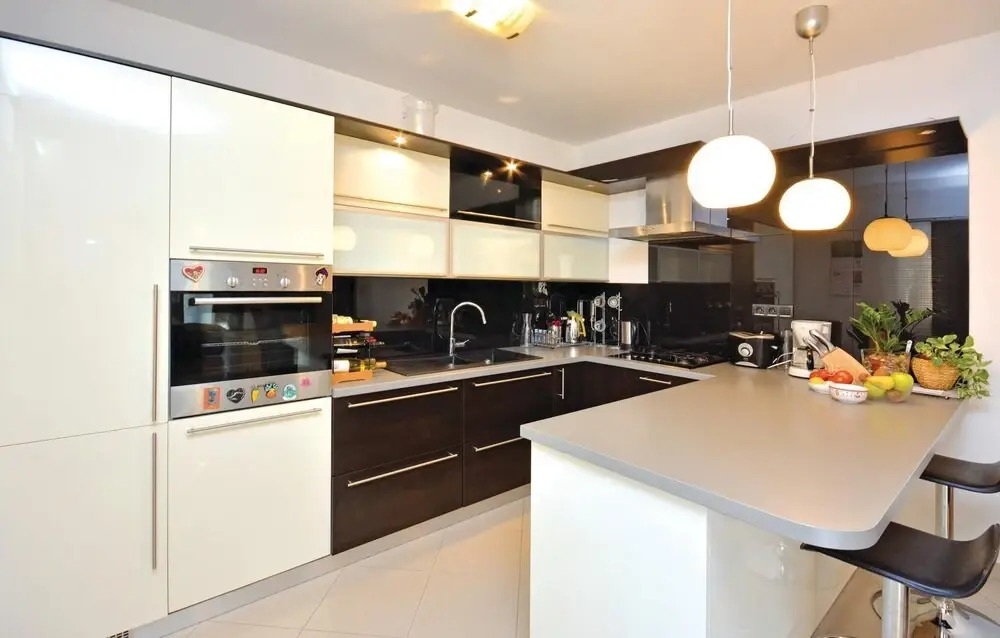 Beautiful Home in Kastel Stafilic With Wifi and 8 Bedrooms