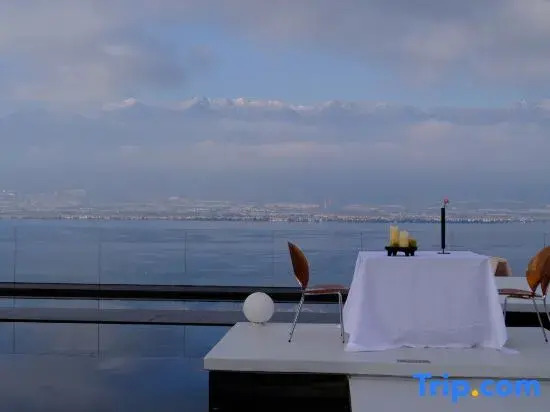 Dali Luyee Ocean View Hotel