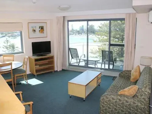 The Entrance Waterfront Resort Unit 502