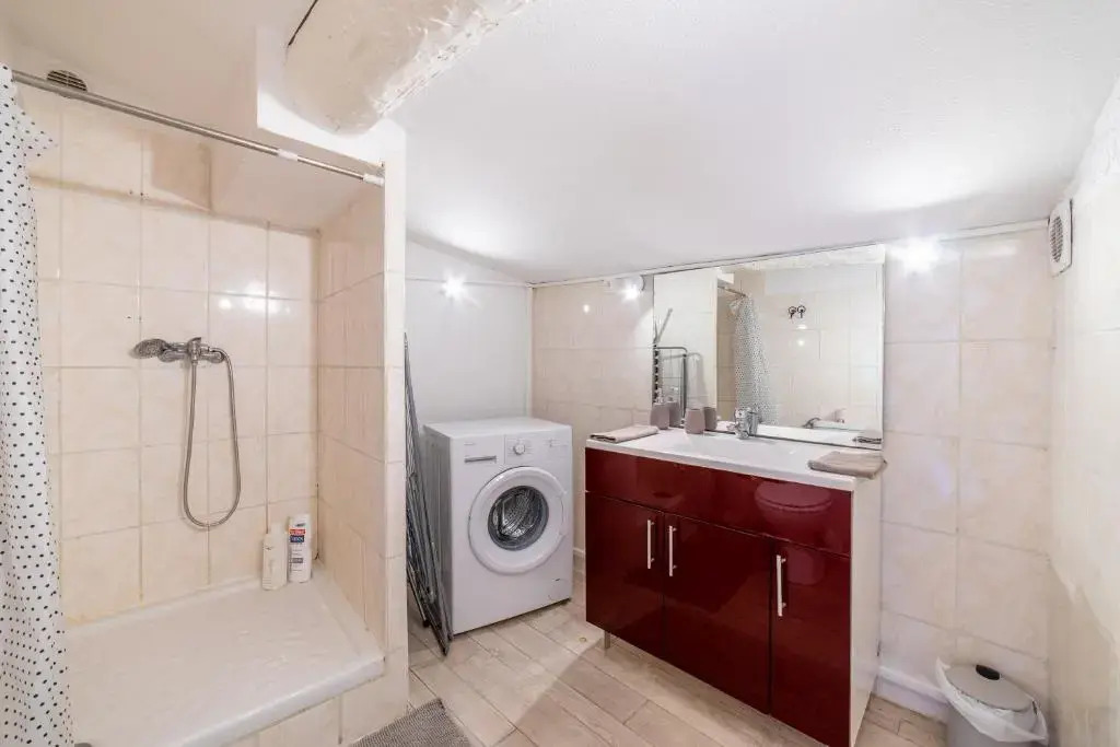 La belle vie - Beautiful 2 bedroom appartment close to parking