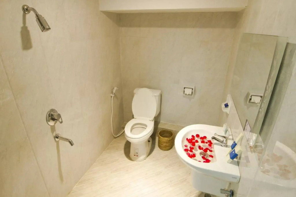 Shwe Htee Guest House Chinatown