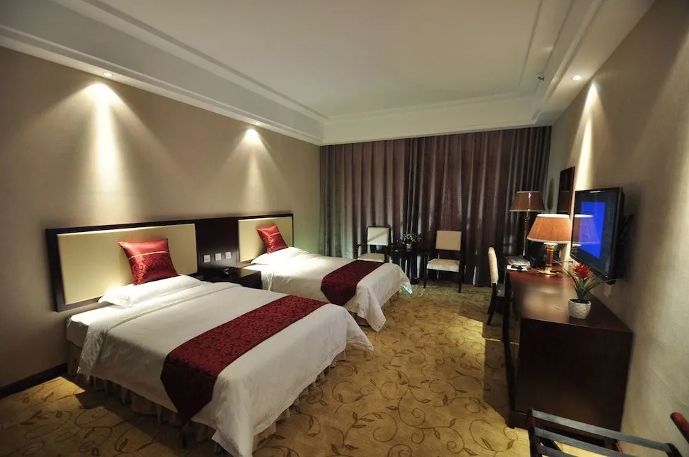 Wuhan Guochuang Chuyuan Donghu Hotel