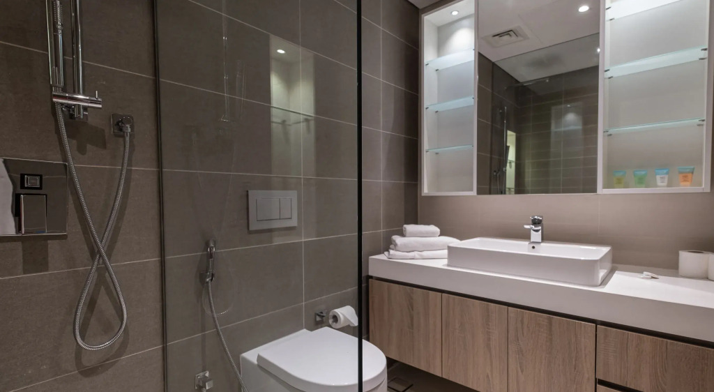 LUX - Contemporary Suite with Full Marina View 5