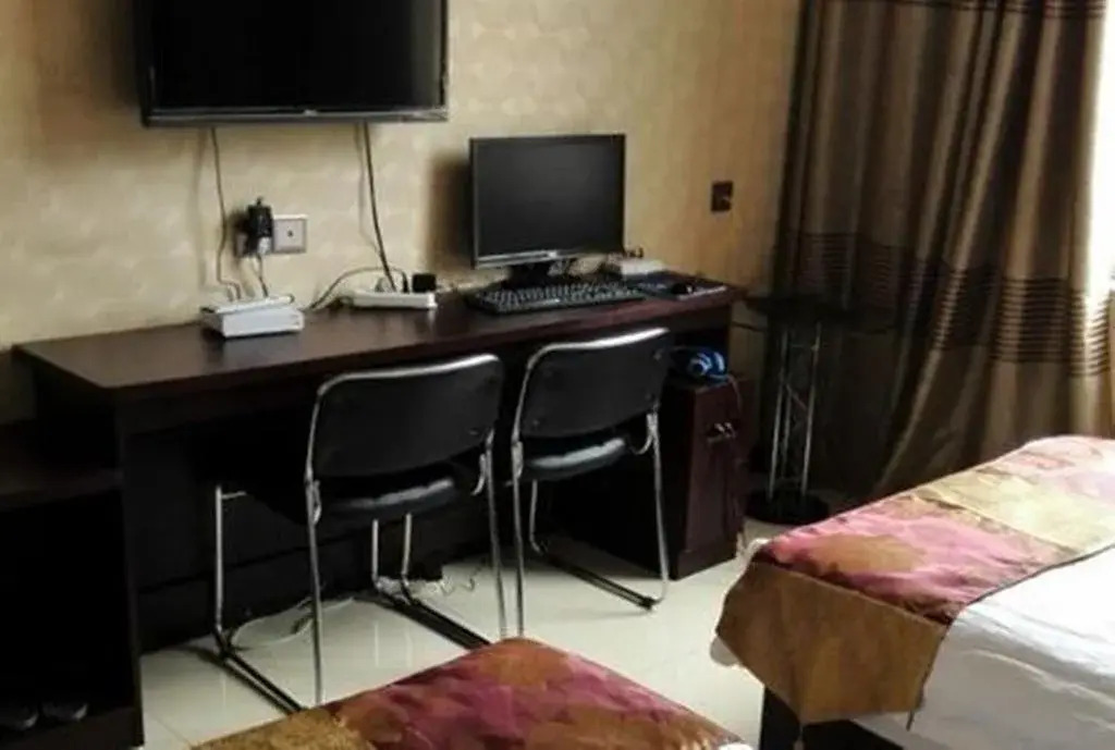 Yufu Business Hotel