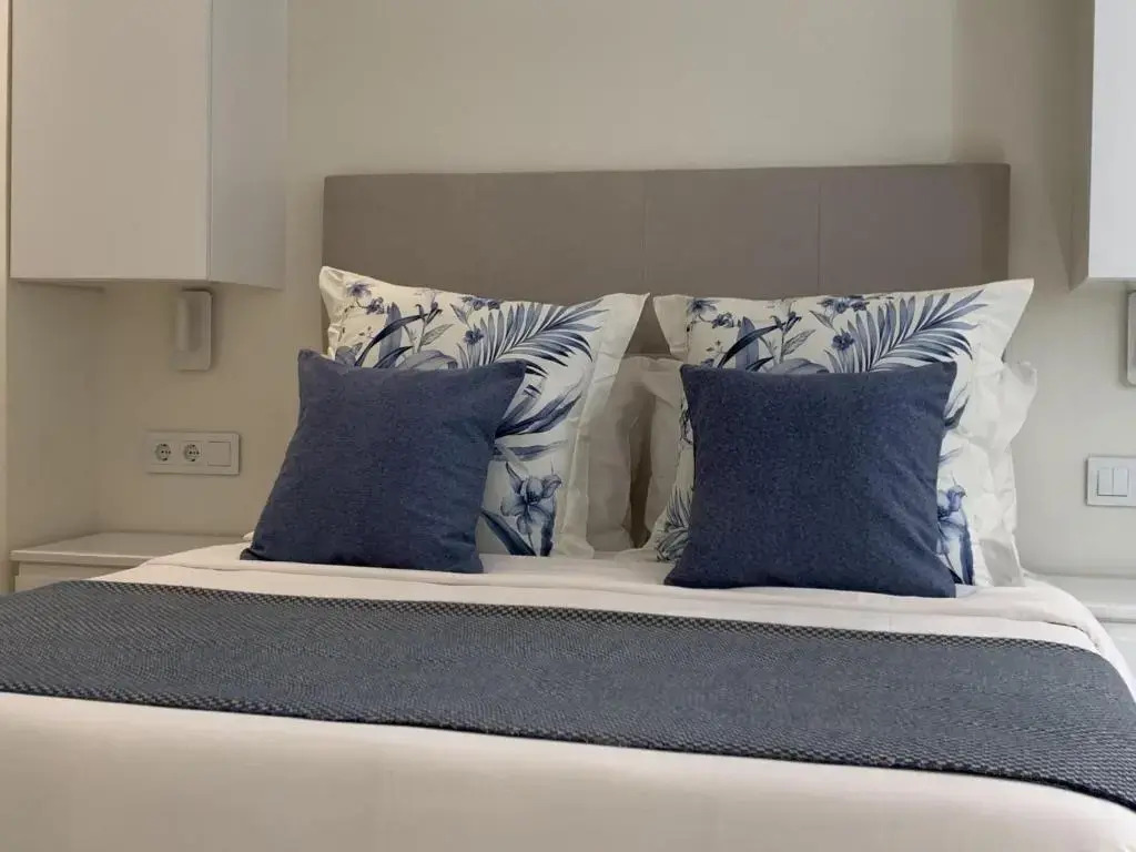 Sitges Spaces Oasis Suites- 4 Bedroom, 4 Ensuite Bathrooms, Terrace, Pool, Sitges Centre
