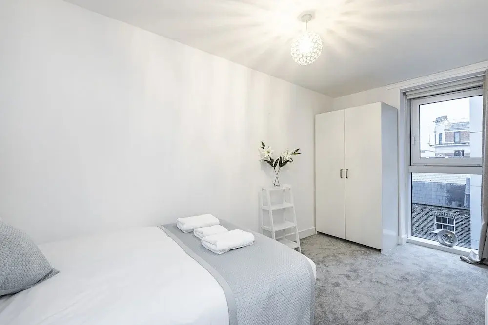 Leonard Street Apartment by Flexystays