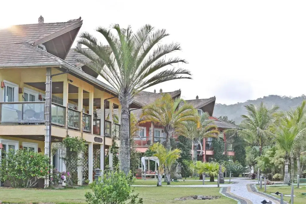 Praia do Estaleiro Guest House