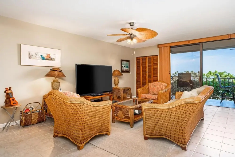 Kahaluu Bay Villas
