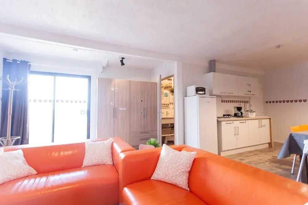 APPARTHÔTEL Les Prés Blondeau, 1 à 10 personnes, 3 chambres, Terrasse, Parking privé, Wifi, Arrivée autonome 24-7