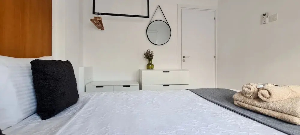 Phaedrus Living: Seaside Luxury Flat Lighthouse 69