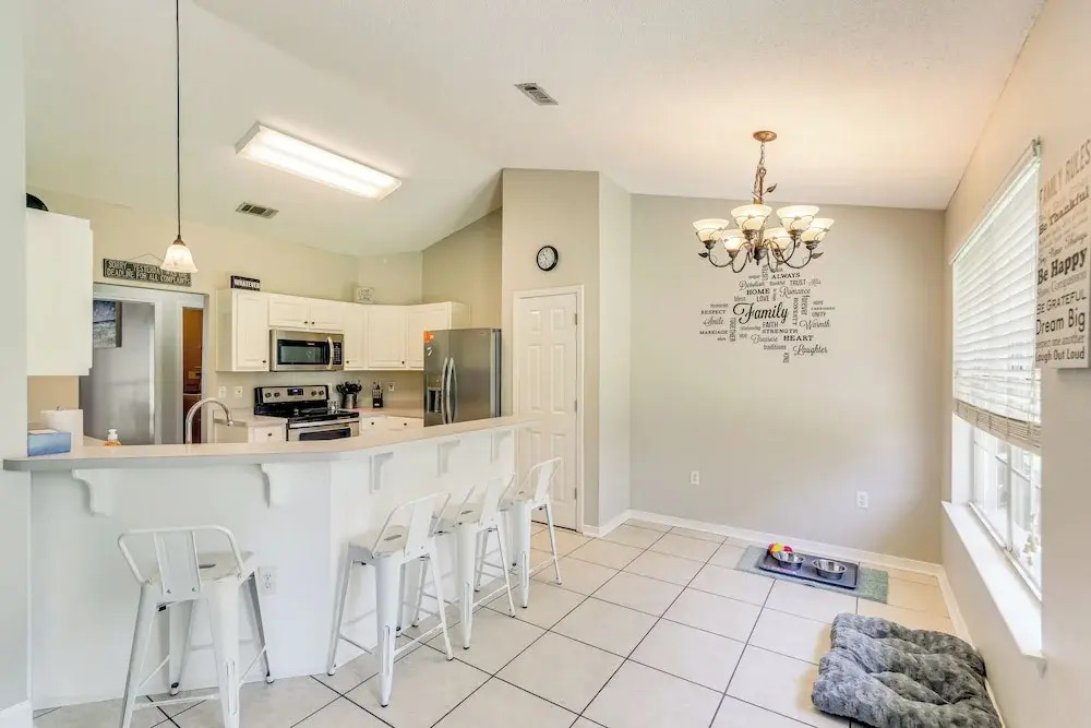 6 Mi to Navarre Beach: Dog-friendly Home w/ Yard