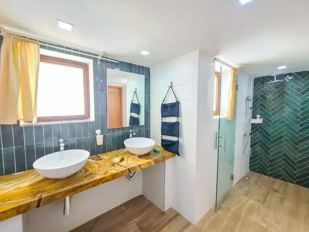 EUROCARIBE SUITES PUNTA CANA BEACH LOS CORALES pool wifi 2 min from the beach
