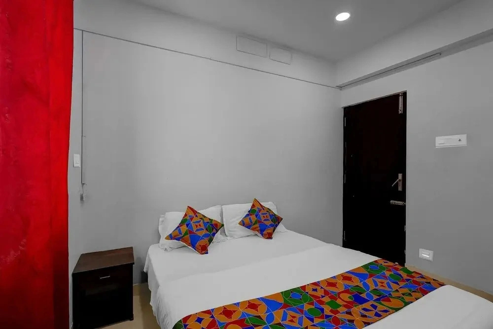 FabHotel Pavis Inn