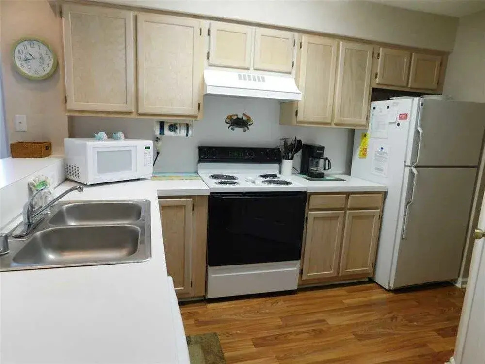 Tilghman Shores D9 2 Br condo by RedAwning