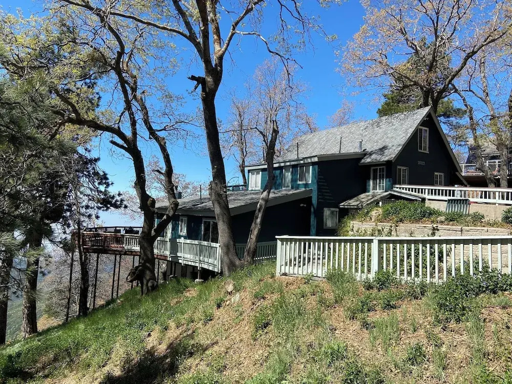 The Sky View Inn