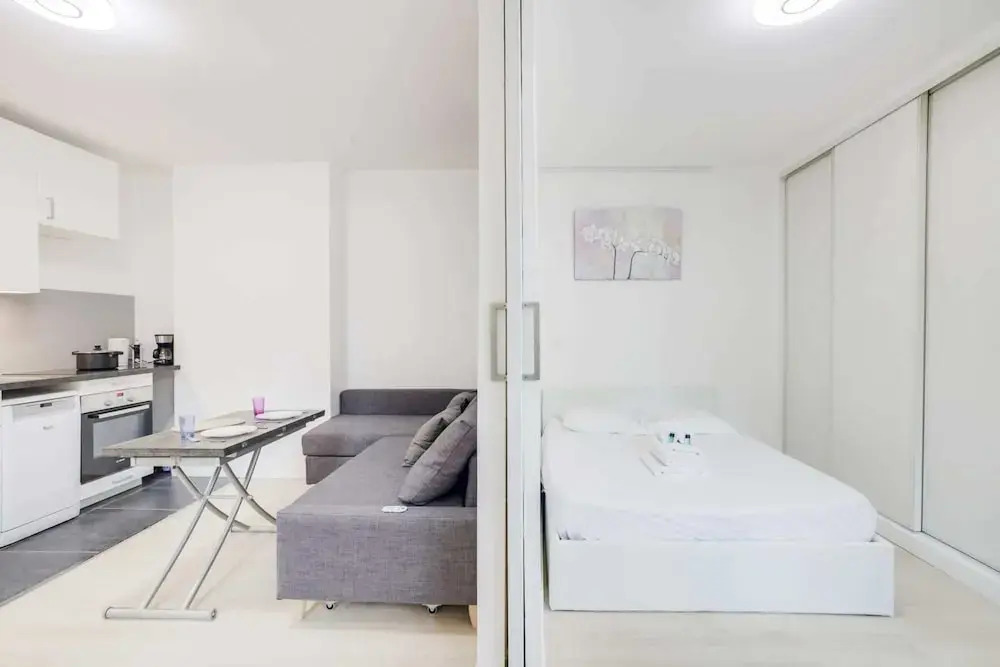 Minimalist Apartment in Rue Hippolyte - 14th Arrondissement