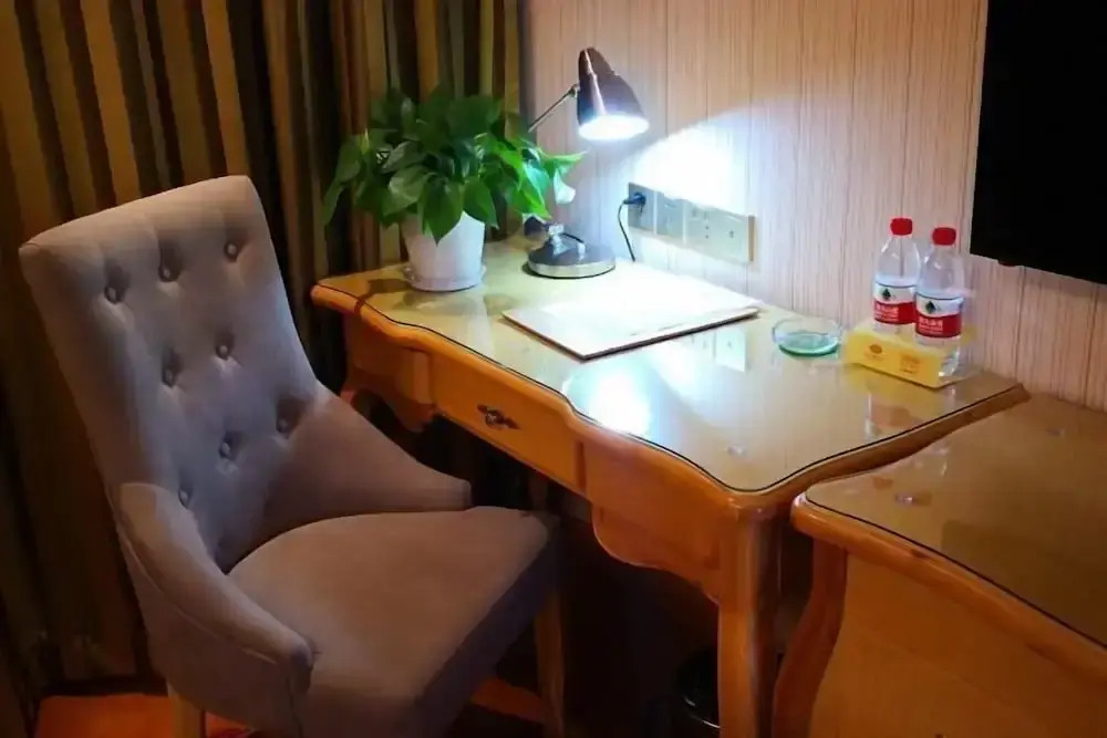 Vienna Hotel (Jixi High-speed Railway Station)