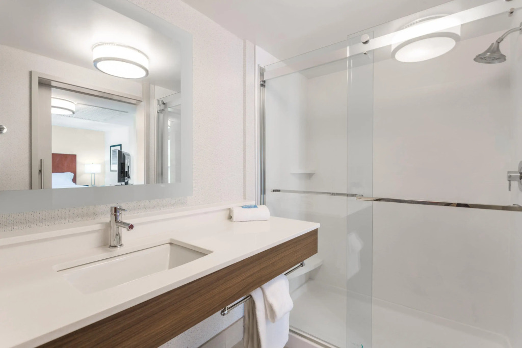 Holiday Inn Express & Suites Wilmington-University Center by IHG