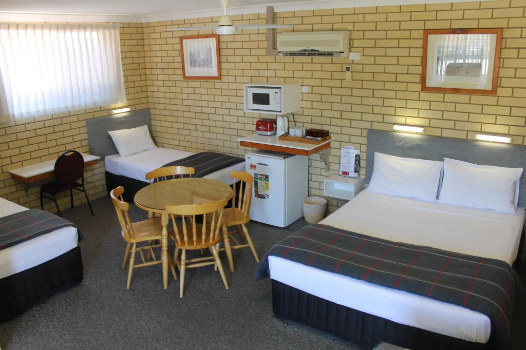 Coast Inn Motel