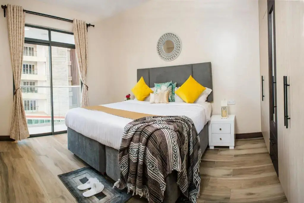 SILVERSTONE APARTMENTS -Modern Living 1 BR NEAR YAYA - GYM&POOL