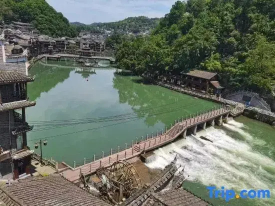 Yunju Select Homestay